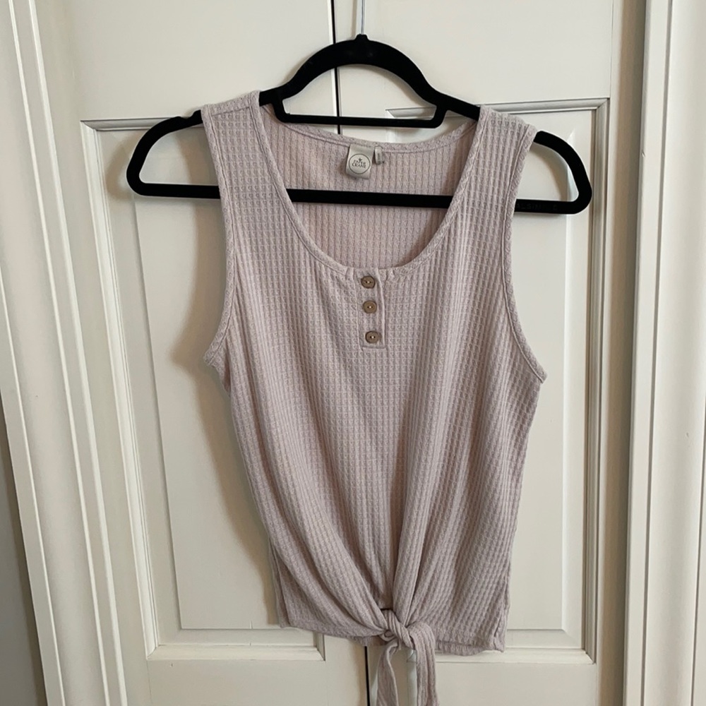 Tie front tank
